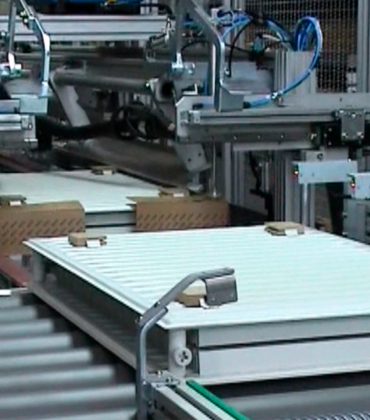 Diseño e instalación de líneas de Packaging para embalaje automatizado. Packaging flexible y automatizado de radiadores, Almacenes automáticos de tambores de lavadora, Paletizado de componentes y Finales de línea.